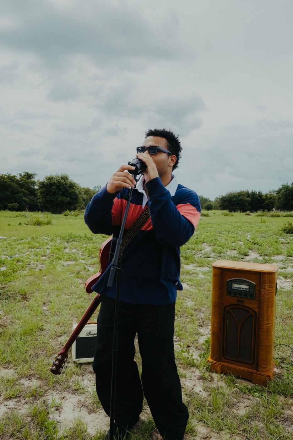MIK performing
